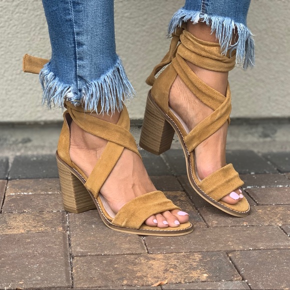 Bombay Genuine Ankle Wrap Ties Block Heel Sandal - Picture 7 of 8